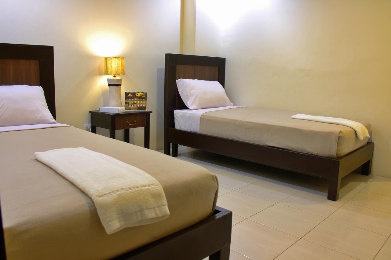 Imerex Plaza Hotel Angeles Exterior photo