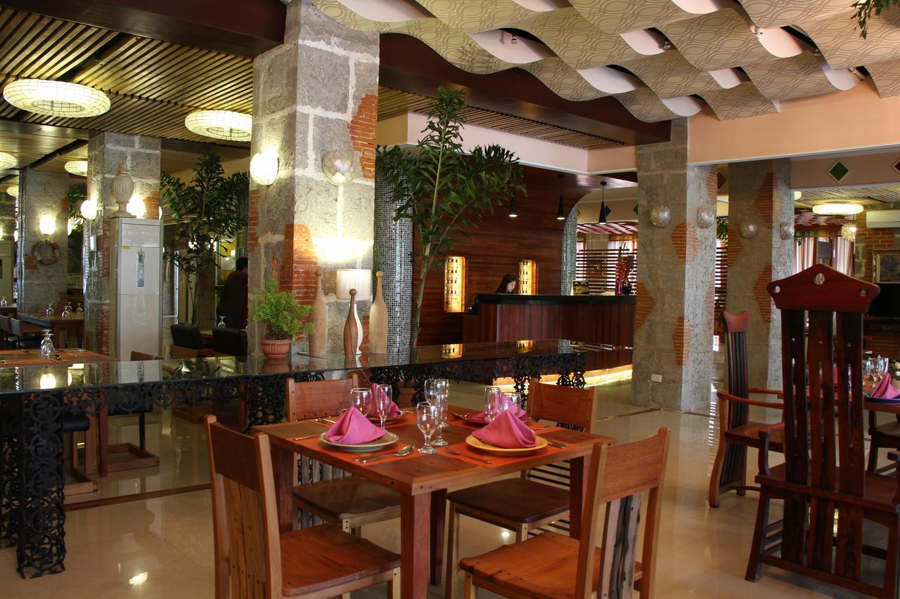 Imerex Plaza Hotel Angeles Exterior photo