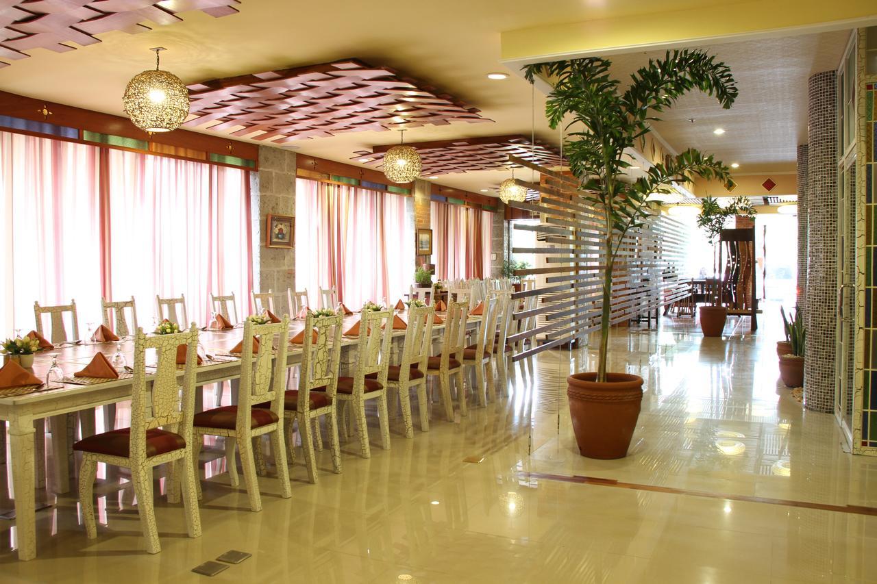 Imerex Plaza Hotel Angeles Exterior photo