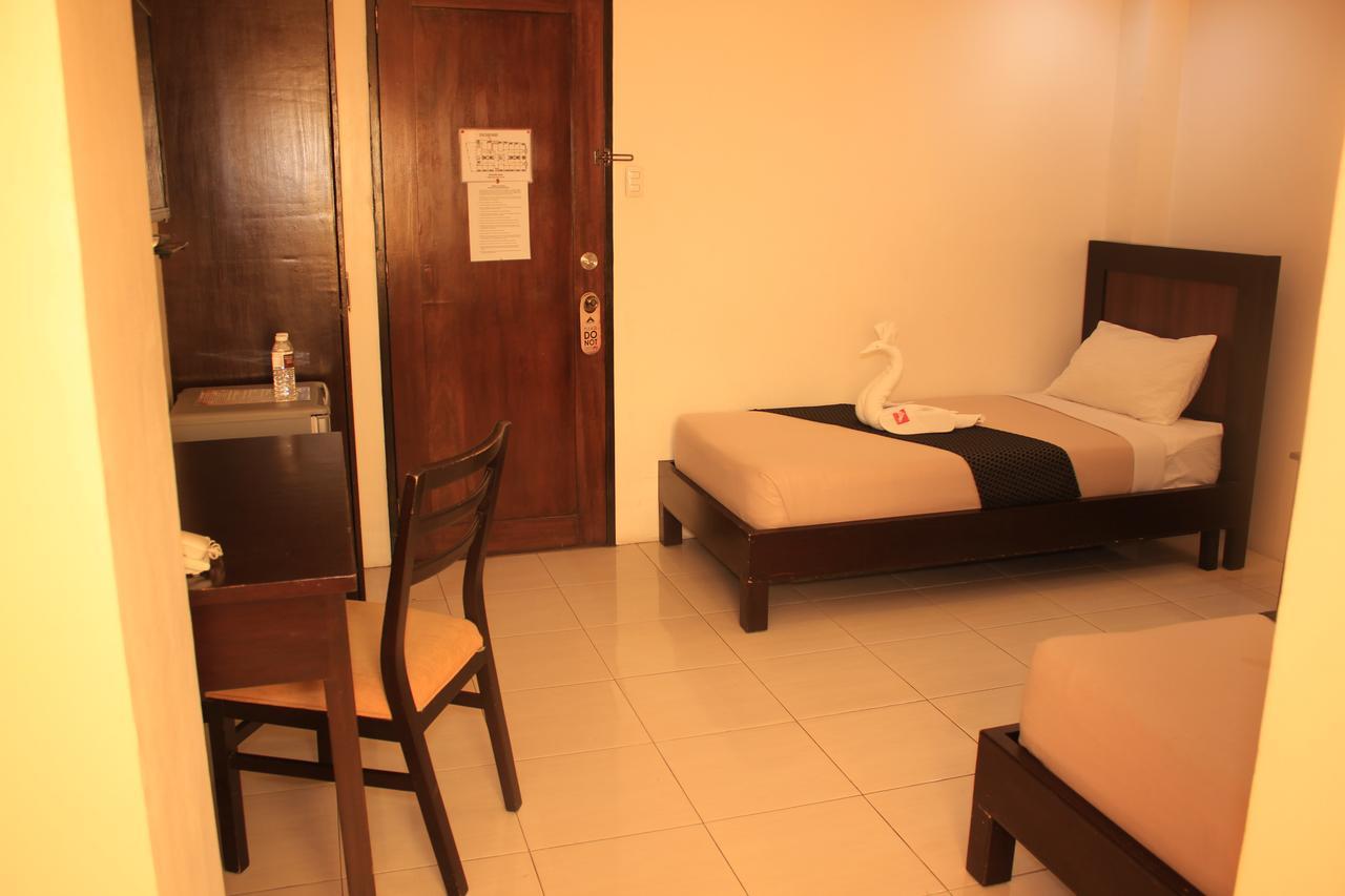Imerex Plaza Hotel Angeles Exterior photo