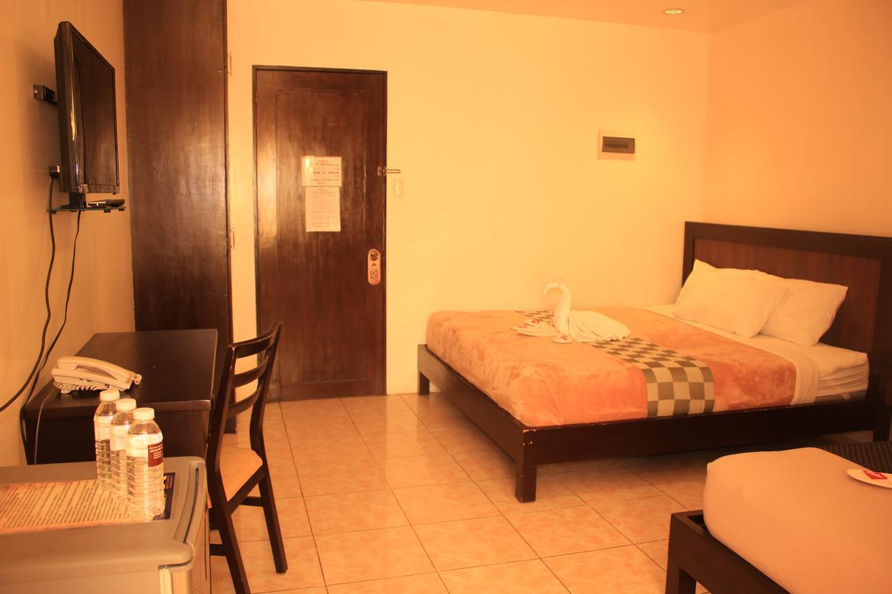 Imerex Plaza Hotel Angeles Exterior photo